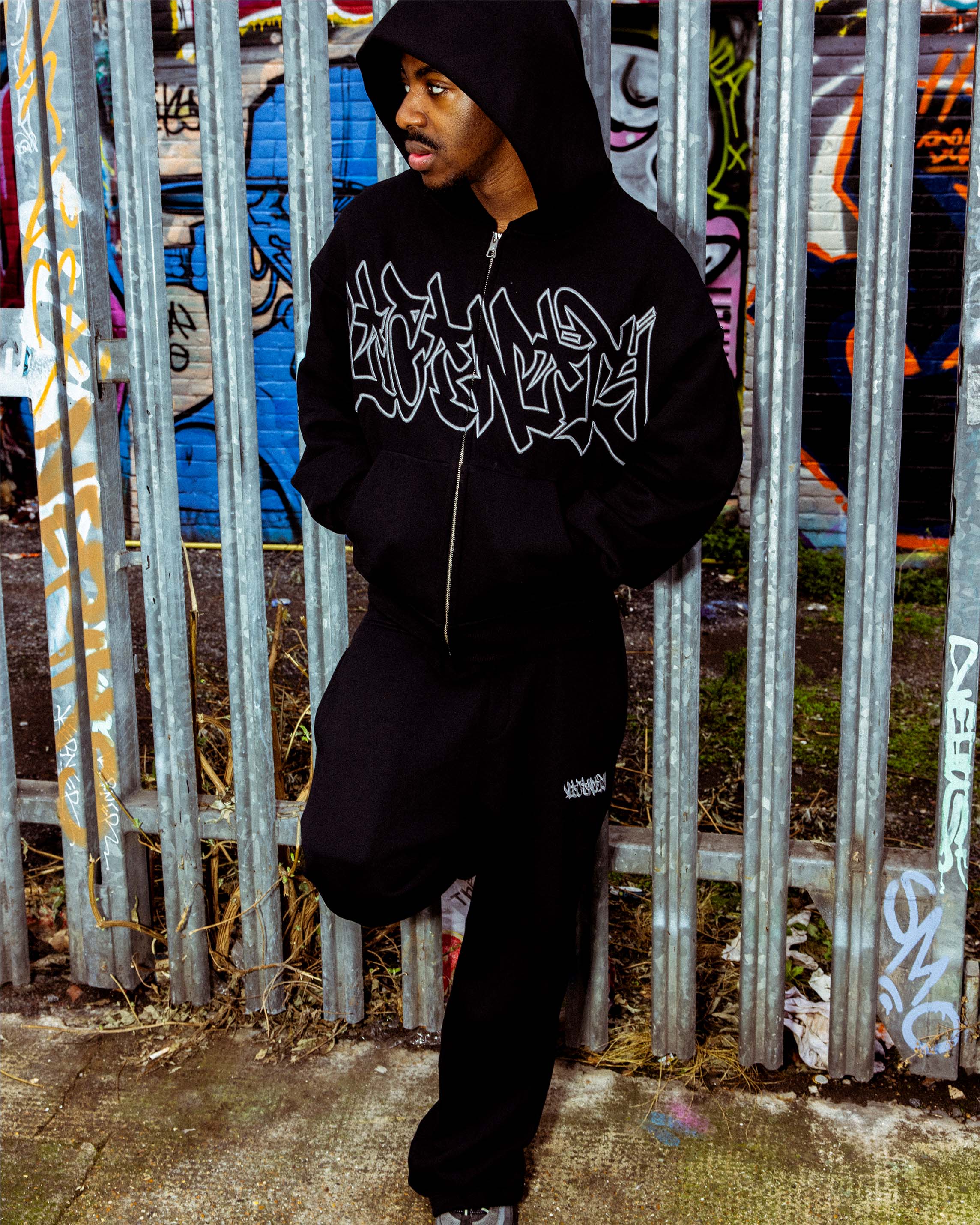 GRAFFITI ZIP-HOODIE BLACK