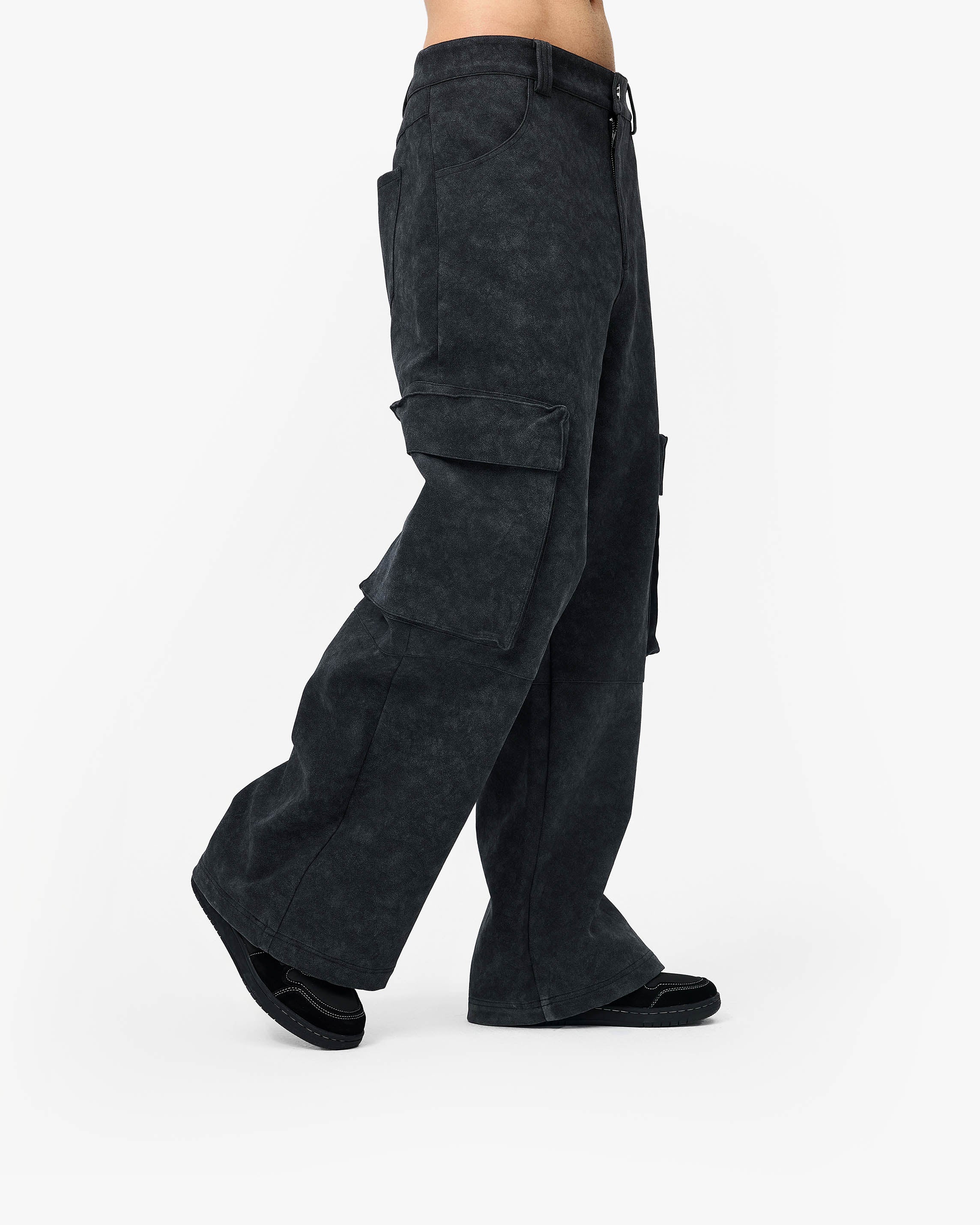 SCRIPT LOGO LEATHER PANTS TAR BLACK