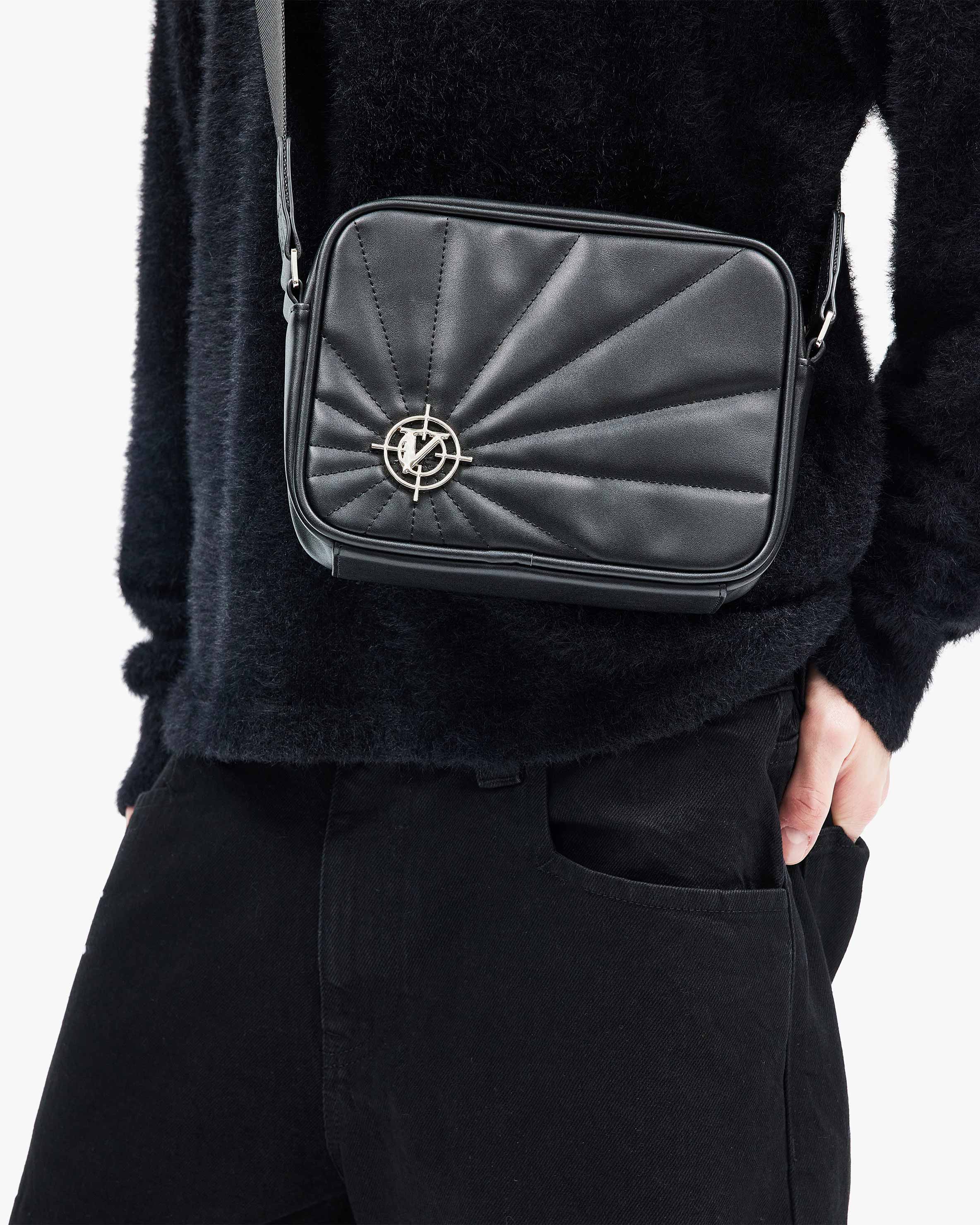 X LEATHER SHOULDERBAG BLACK