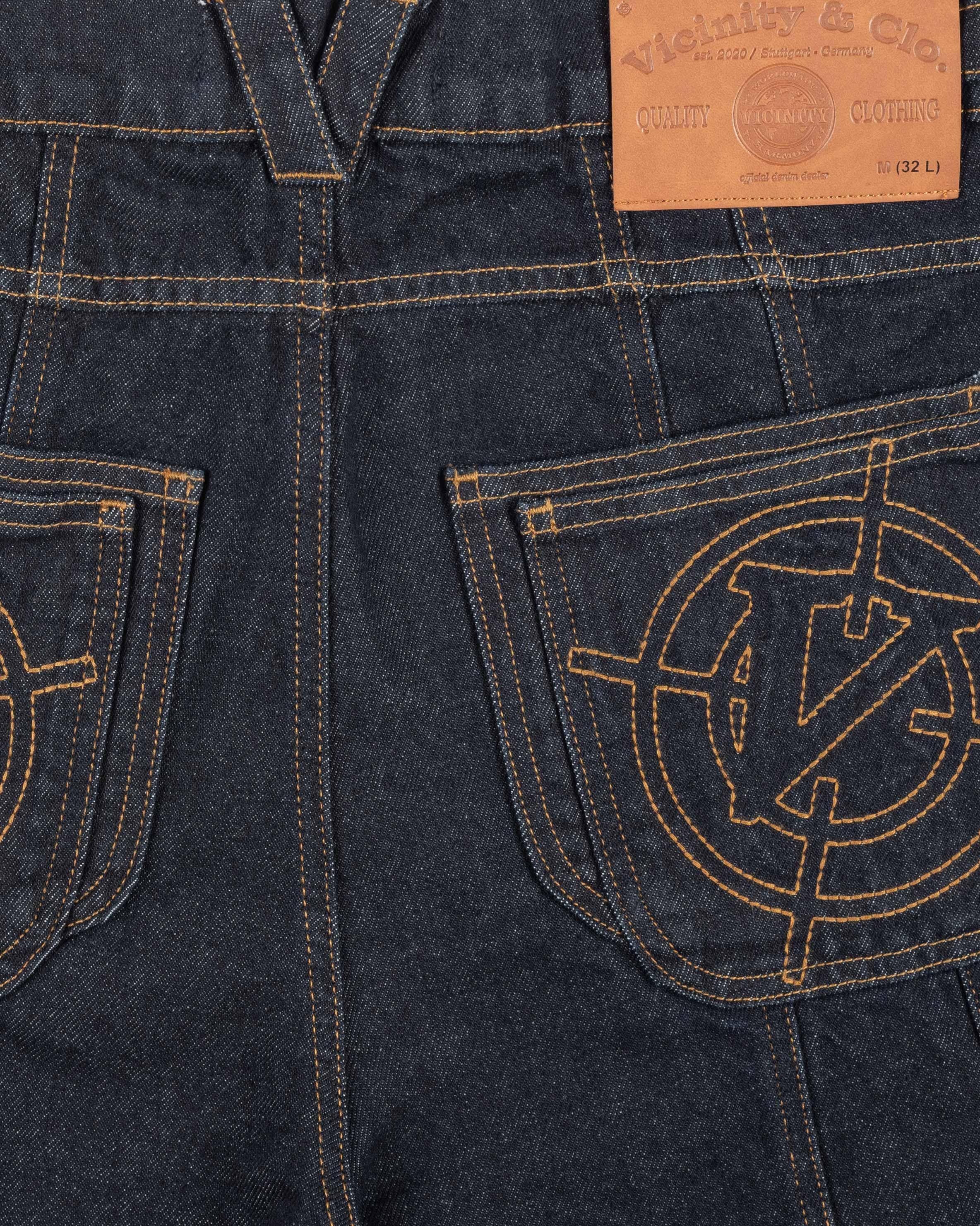 V-LOGO RAW JORTS