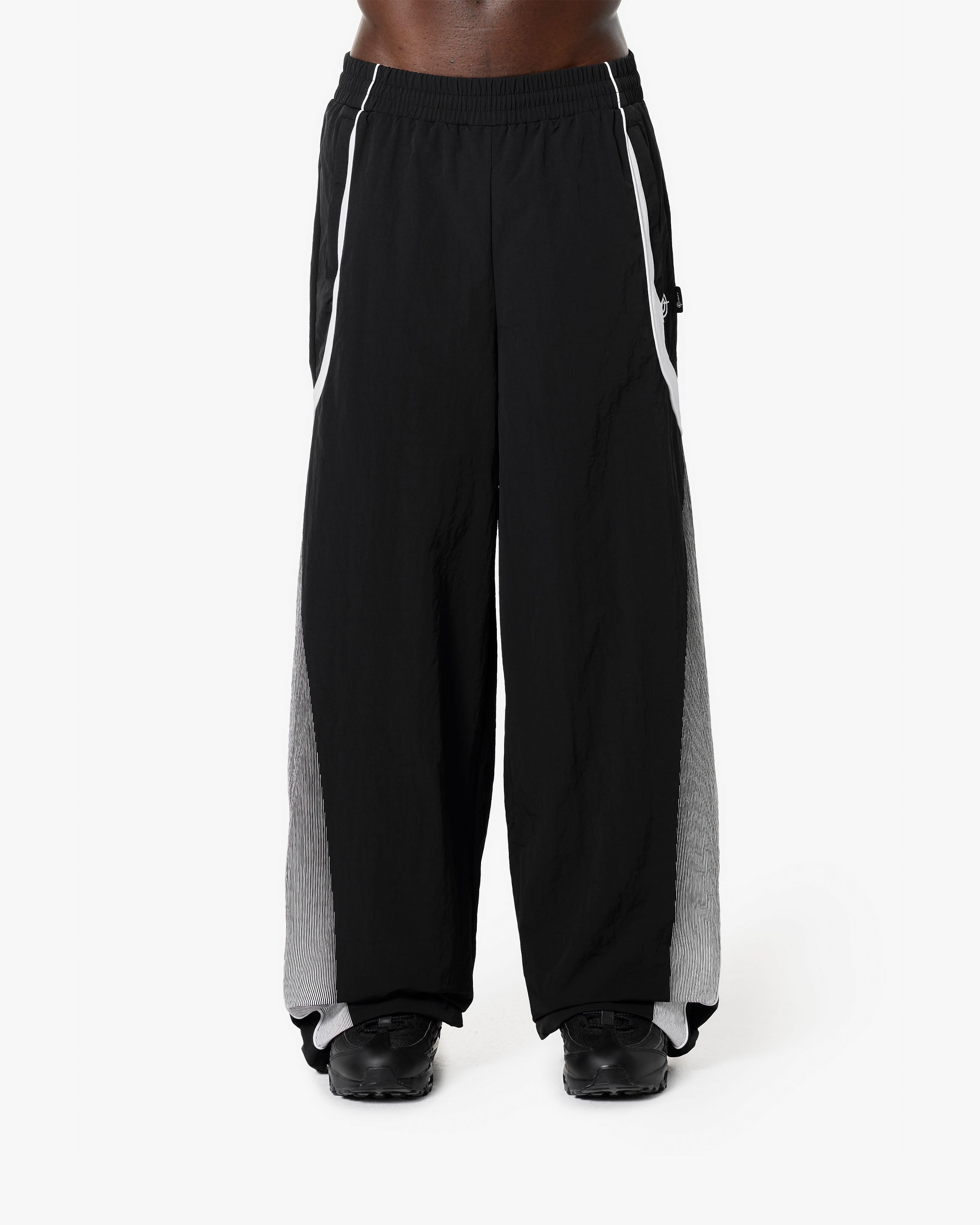 TRACK PANTS V4 BLACK