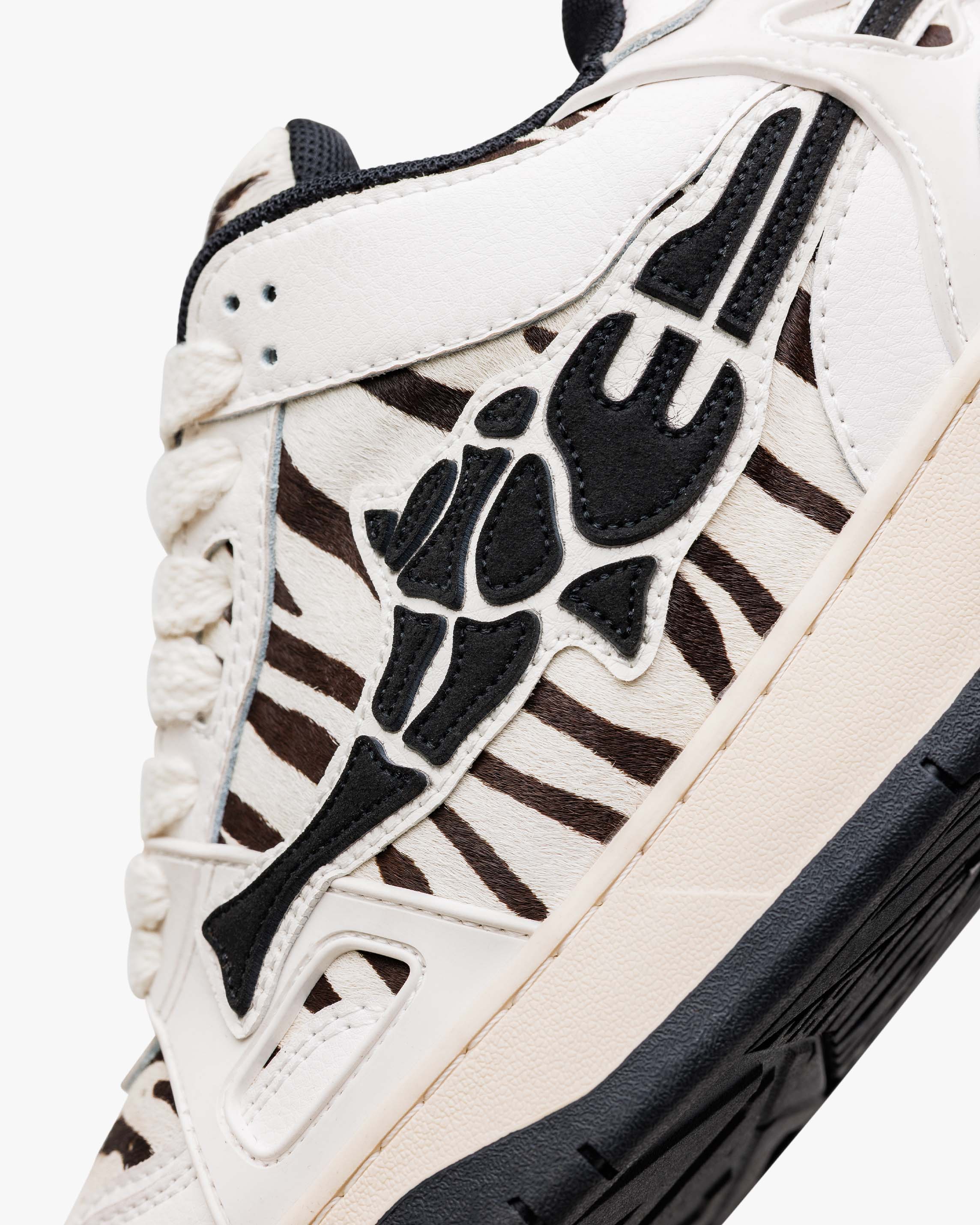 AKIMBO LOWS V2 "WHITE ZEBRA"